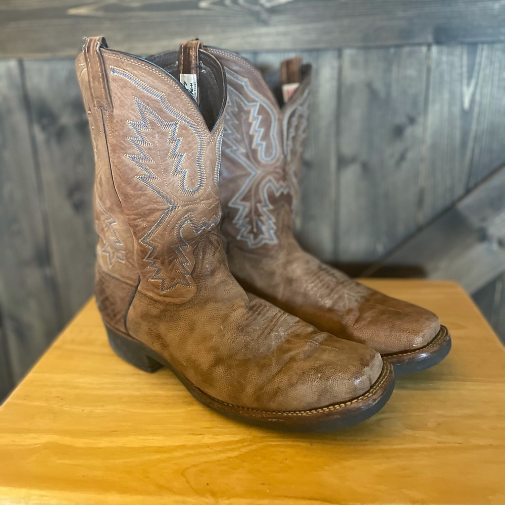 Men’s size 10- Larry Mahan boots.